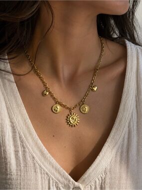 NWT Medina fine pearls Gold Sun & Coin Charm Necklace with Hearts